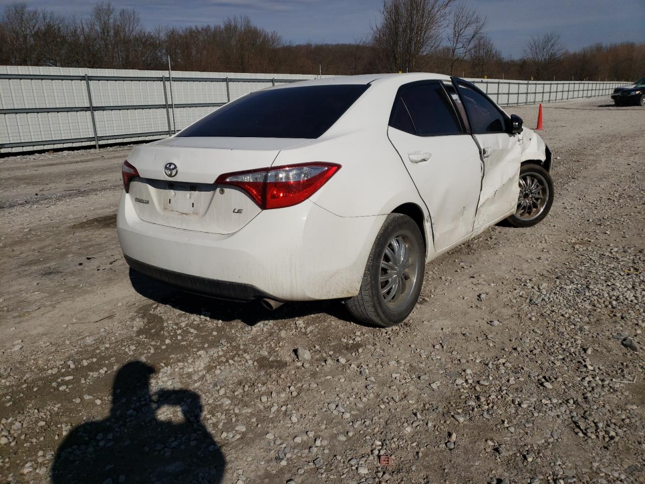 Photo 4 from auction – 2016 TOYOTA COROLLA L with VIN 5YFBURHE2GP475487