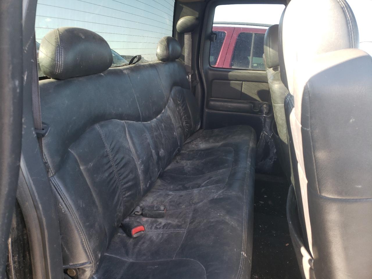 Photo 6 from auction – 2001 CHEVROLET SILVERADO with VIN 2GCEK19T811149149