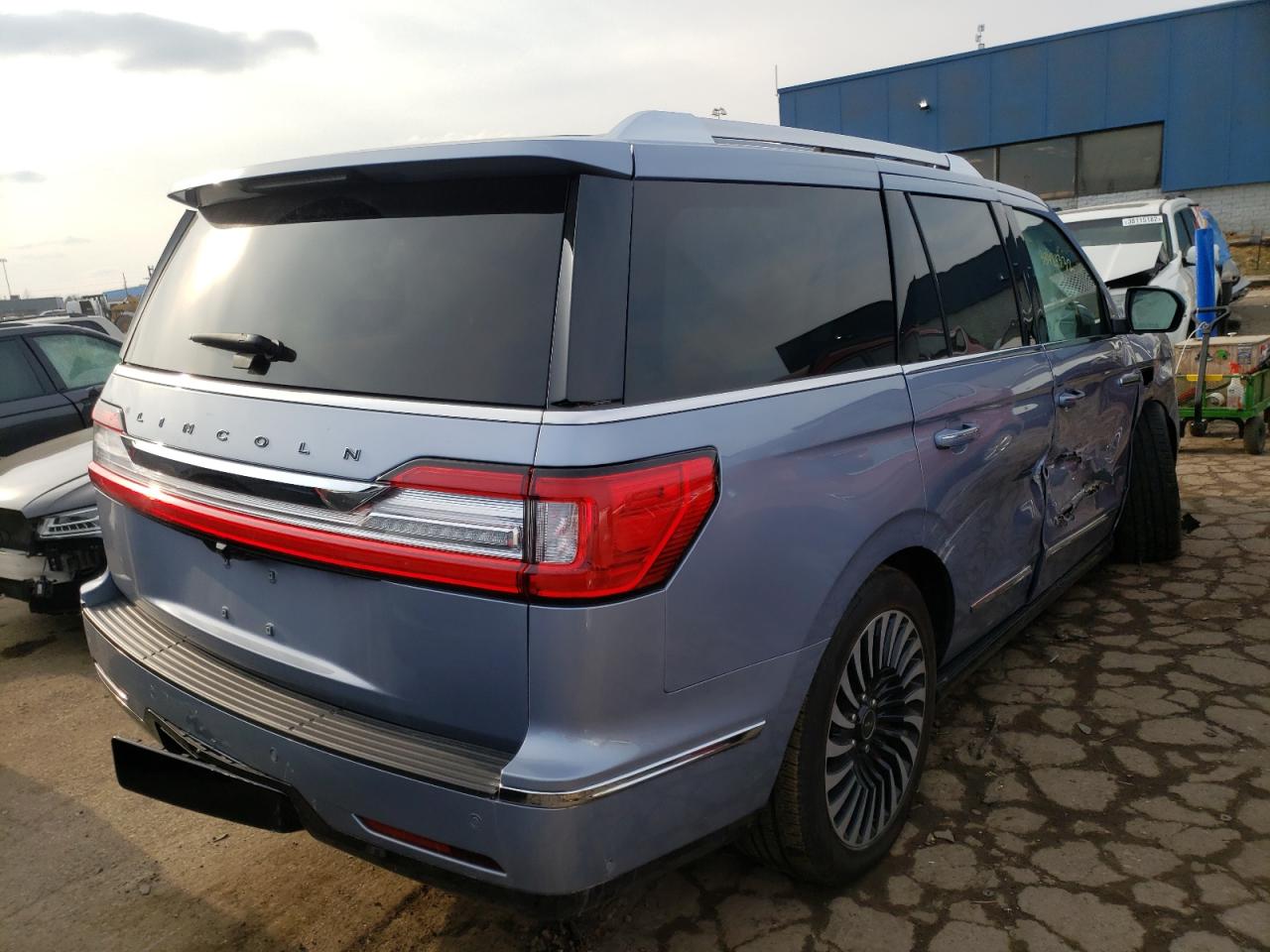 Photo 4 from auction – 2021 LINCOLN NAVIGATOR with VIN 5LMJJ2TTXMEL05929