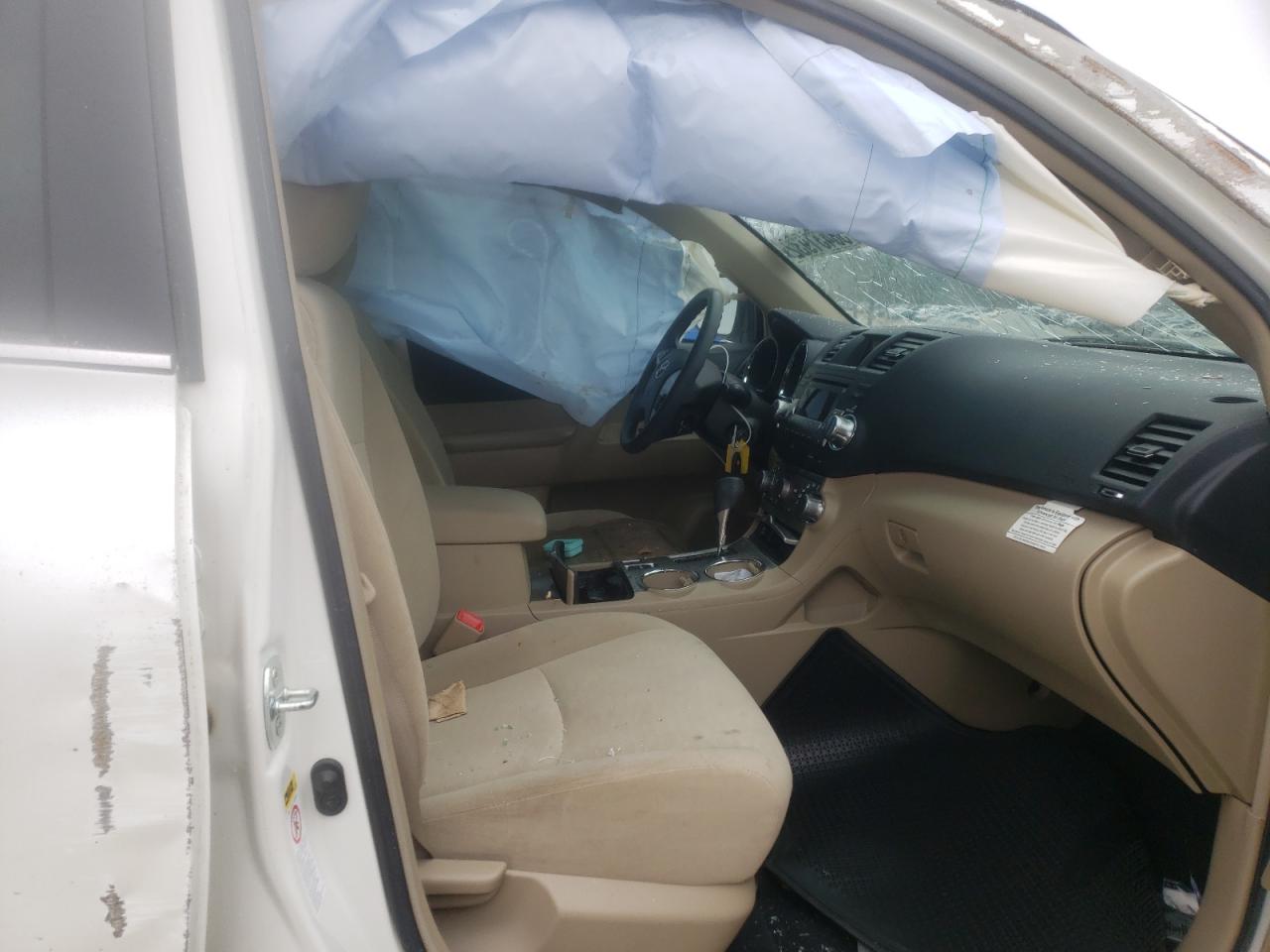 Photo 5 from auction – 2012 TOYOTA HIGHLANDER with VIN 5TDZK3EH4CS082995
