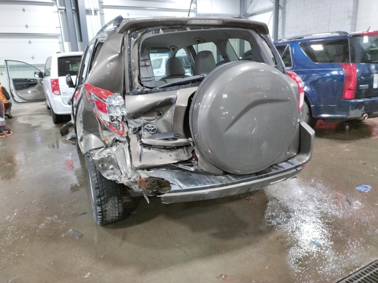 Photo 9 from auction – 2012 TOYOTA RAV4 with VIN 2T3BF4DV5CW199700