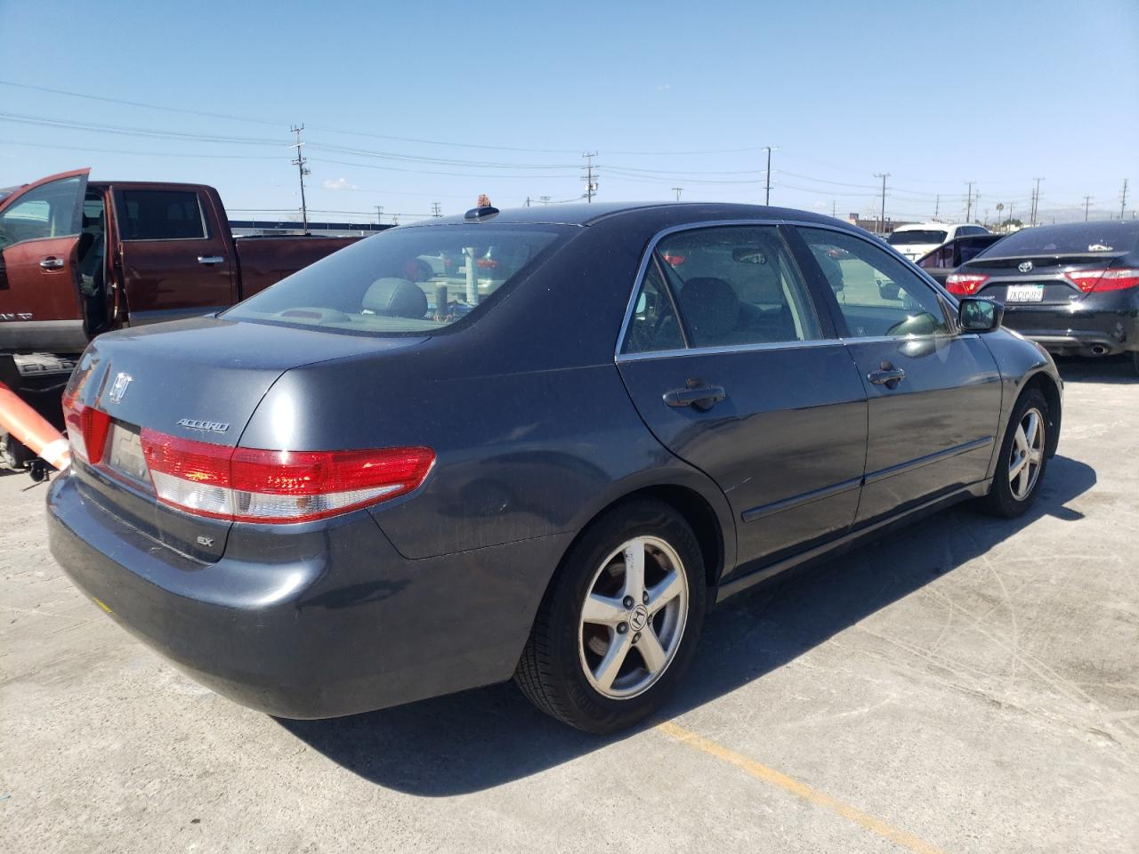 Photo 4 from auction – 2004 HONDA ACCORD EX with VIN JHMCM568X4C037491