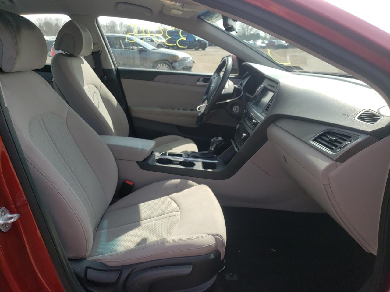 Photo 5 from auction – 2016 HYUNDAI SONATA SE with VIN 5NPE24AF2GH287560