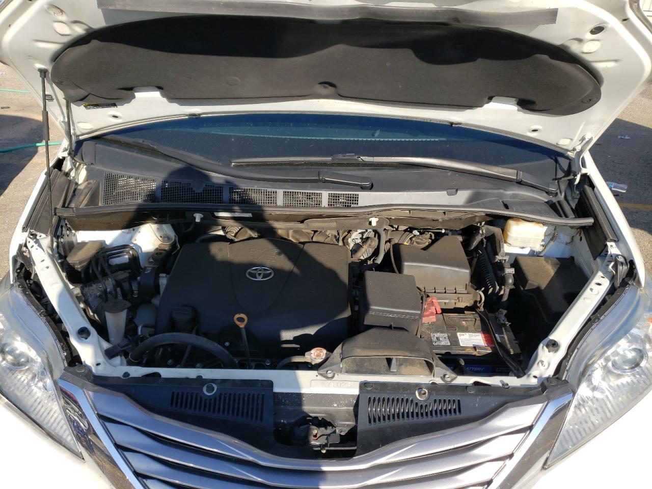 Photo 7 from auction – 2017 TOYOTA SIENNA XLE with VIN 5TDYZ3DC7HS834497