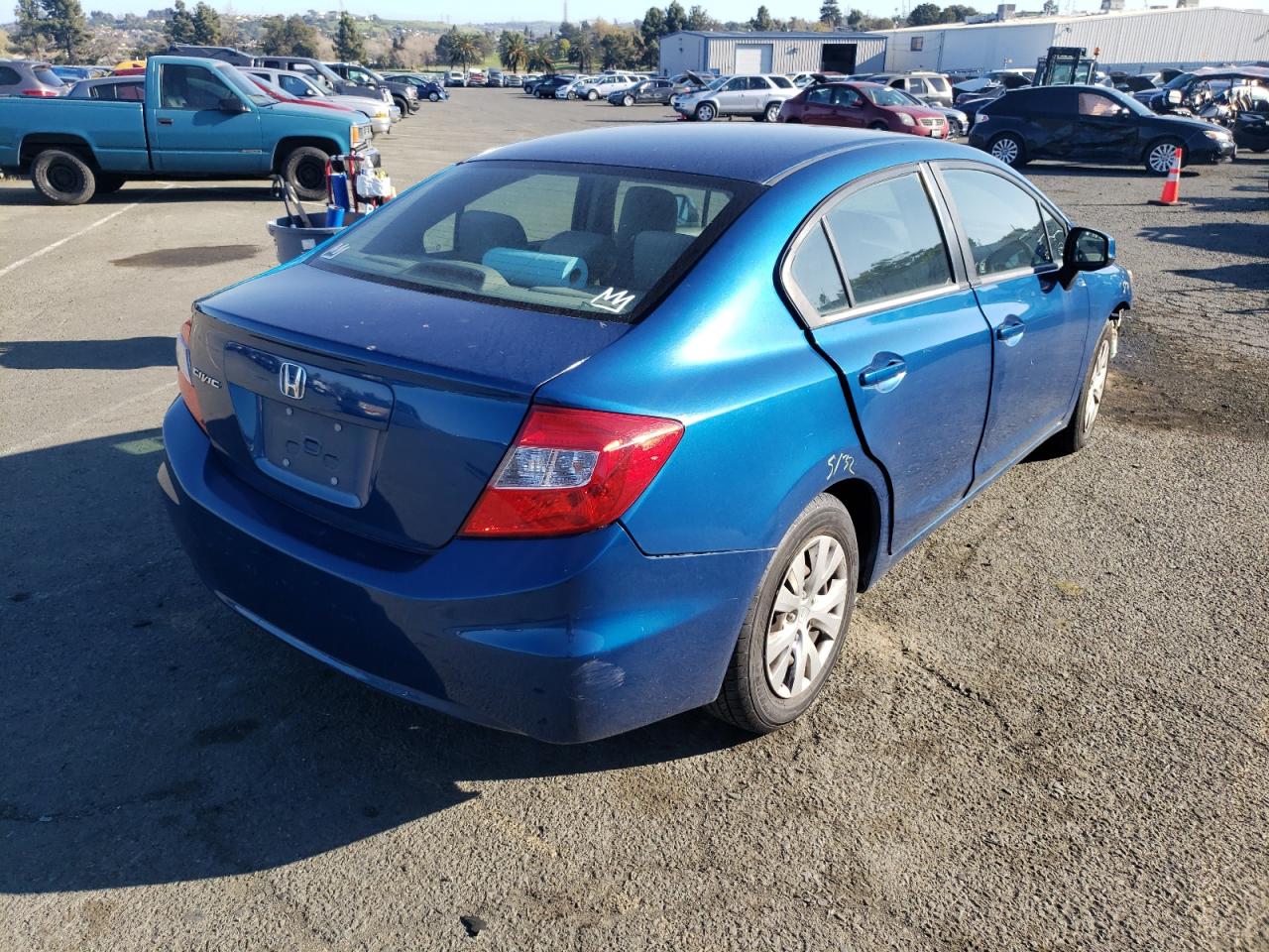 Photo 4 from auction – 2012 HONDA CIVIC with VIN 2HGFB2F53CH550393