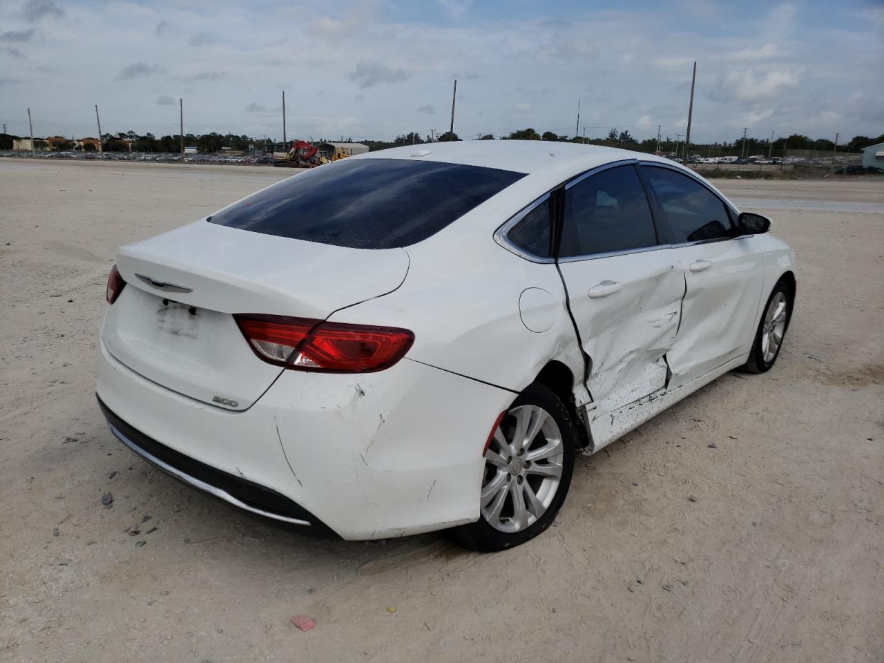 Photo 4 from auction – 2015 CHRYSLER 200 LIMITE with VIN 1C3CCCAB0FN653434