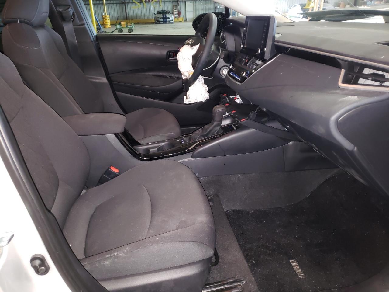 Photo 5 from auction – 2022 TOYOTA COROLLA LE with VIN 5YFEPMAE8NP291038