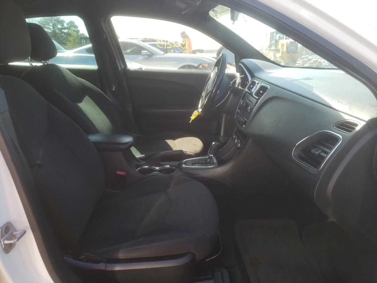 Photo 5 from auction – 2013 CHRYSLER 200 TOURIN with VIN 1C3CCBBGXDN716525