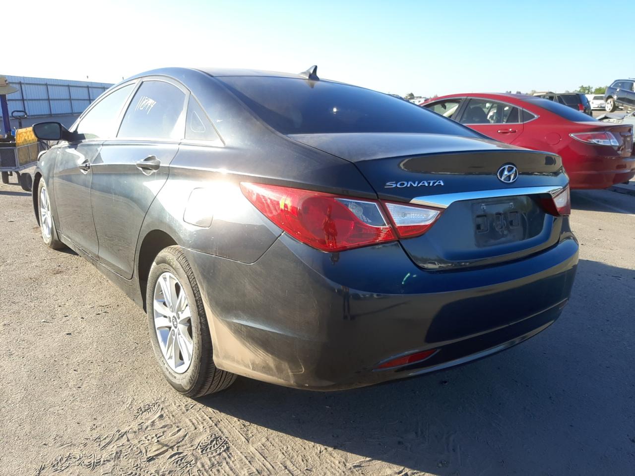 Photo 3 from auction – 2011 HYUNDAI SONATA with VIN 5NPEB4AC0BH284137