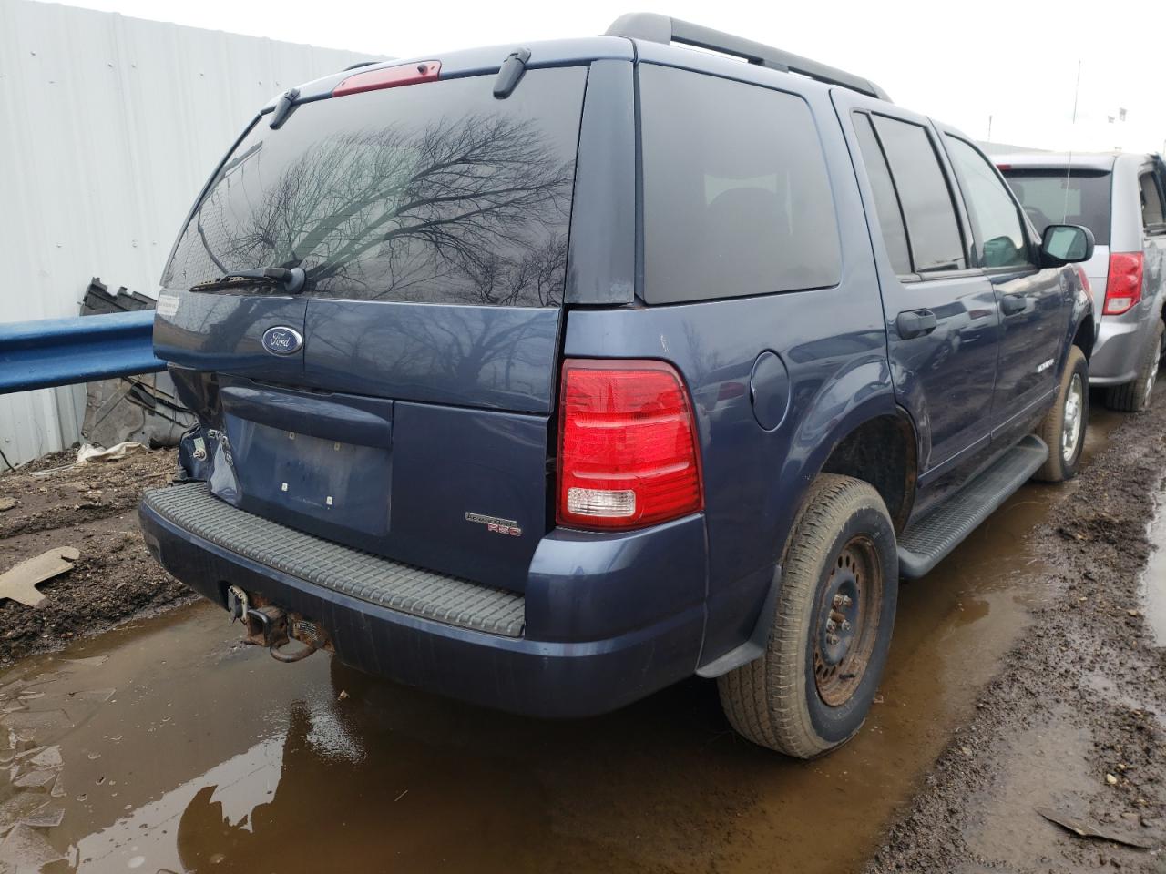Photo 4 from auction – 2005 FORD EXPLORER 4 with VIN 1FMZU73K05UB62224