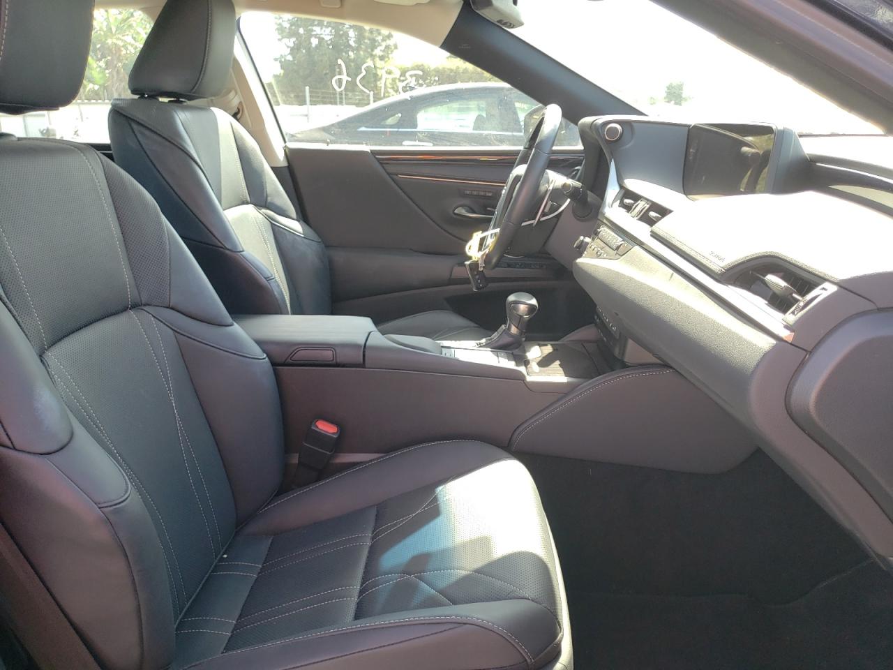 Photo 5 from auction – 2020 LEXUS ES 350 LUX with VIN 58AEZ1B17LU057708