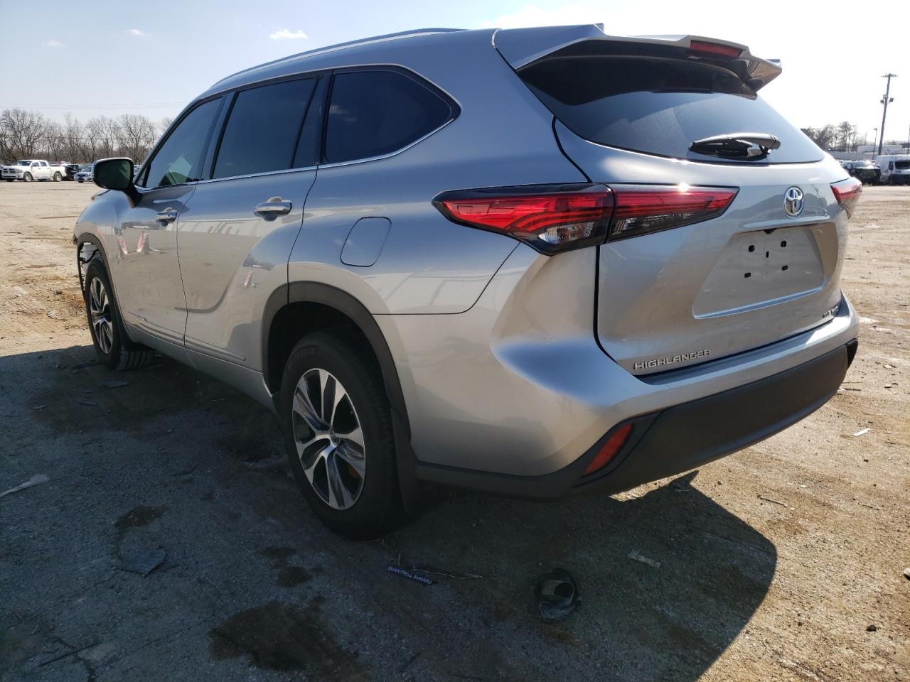 Photo 3 from auction – 2021 TOYOTA HIGHLANDER with VIN 5TDGZRBH2MS148651