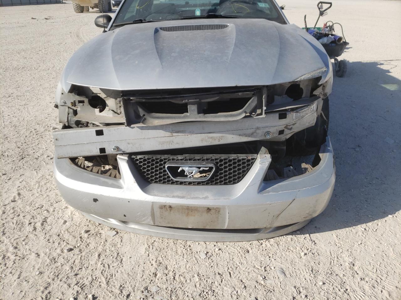 Photo 9 from auction – 2000 FORD MUSTANG with VIN 1FAFP4046YF174881