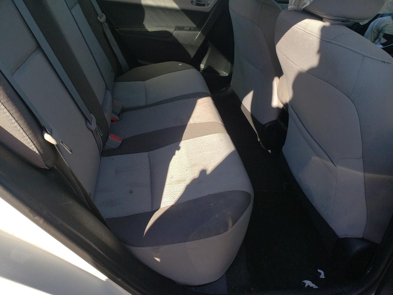 Photo 6 from auction – 2017 TOYOTA COROLLA L with VIN 5YFBURHE2HP641816