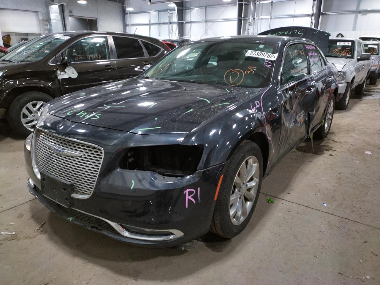 Photo 2 from auction – 2018 CHRYSLER 300 LIMITE with VIN 2C3CCAKG2JH304453