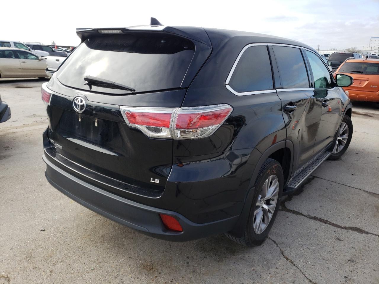Foto 4 de la subasta – 2015 TOYOTA HIGHLANDER con VIN 5TDZKRFH8FS092127