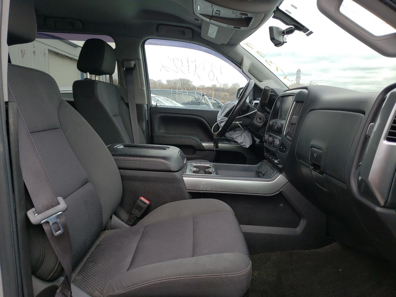 Photo 5 from auction – 2016 CHEVROLET SILVERADO with VIN 3GCUKREC2GG158073