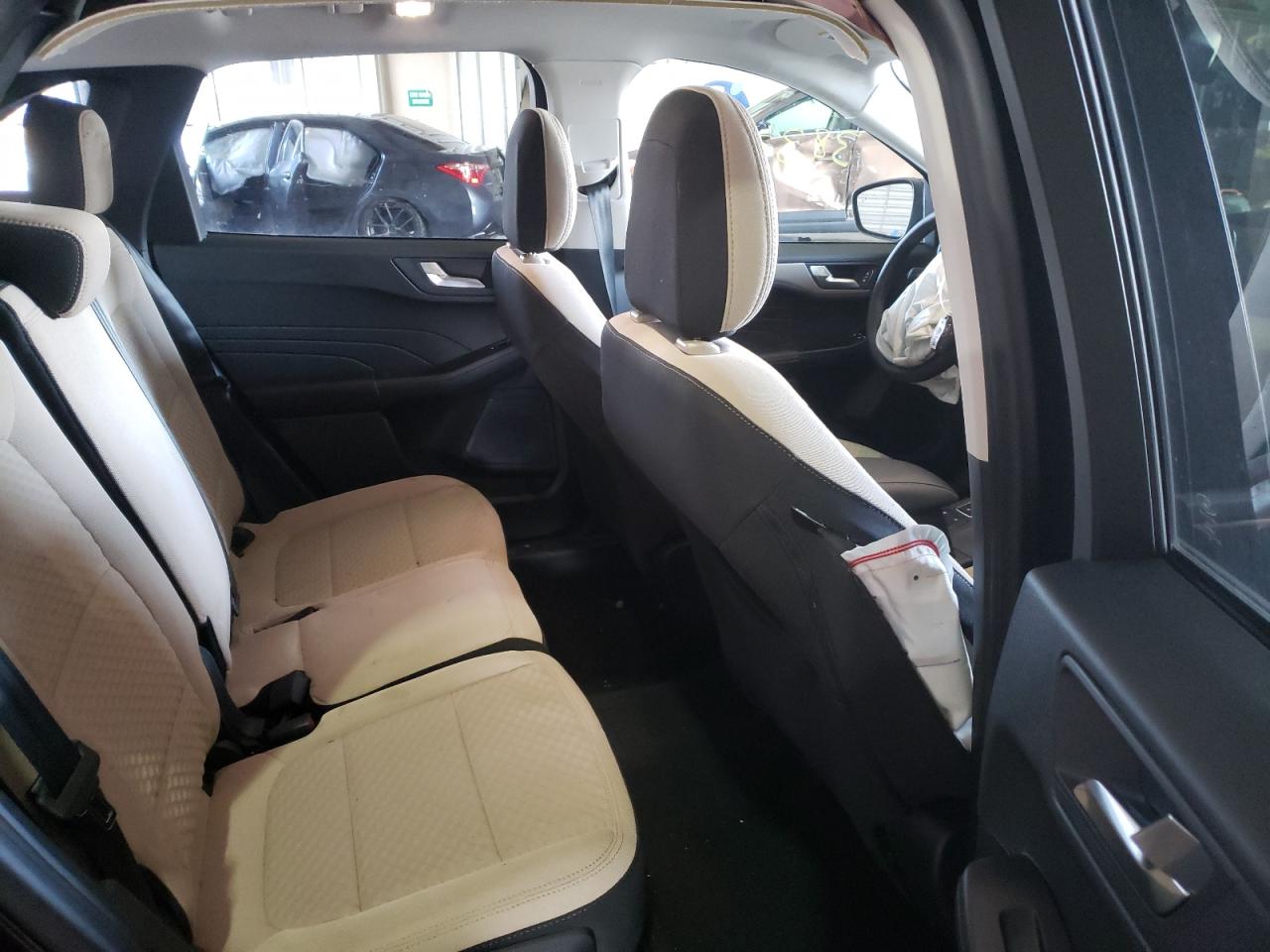 Photo 6 from auction – 2021 FORD ESCAPE SE with VIN 1FMCU9G65MUB21438