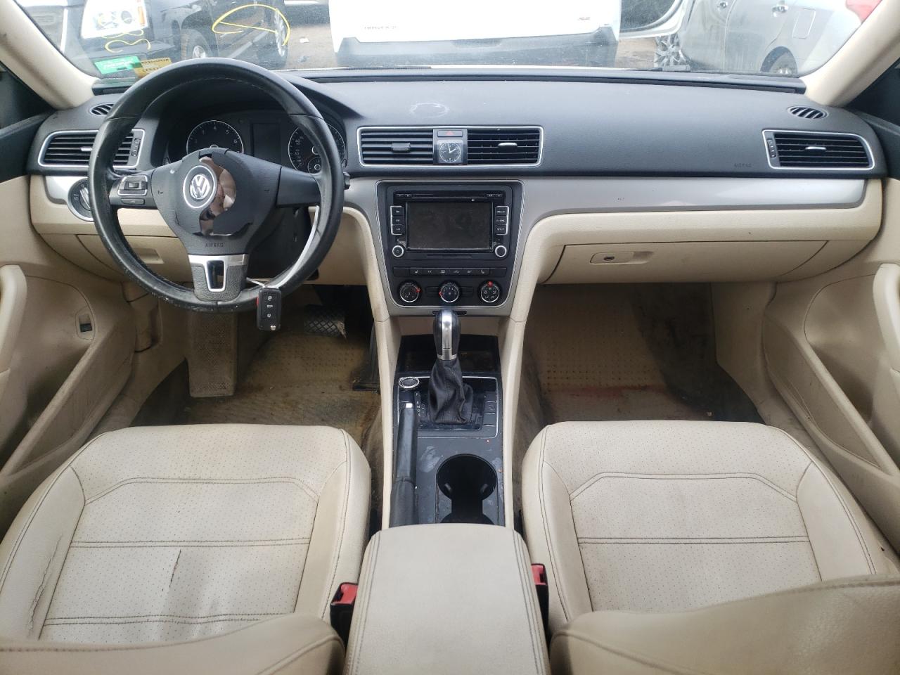 Photo 9 from auction – 2015 VOLKSWAGEN PASSAT S with VIN 1VWAT7A39FC115231