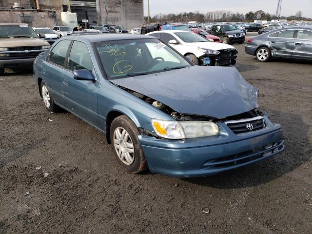 TOYOTA CAMRY CE 2000 with VIN 4T1BG22K6YU935943 - Photo from auction