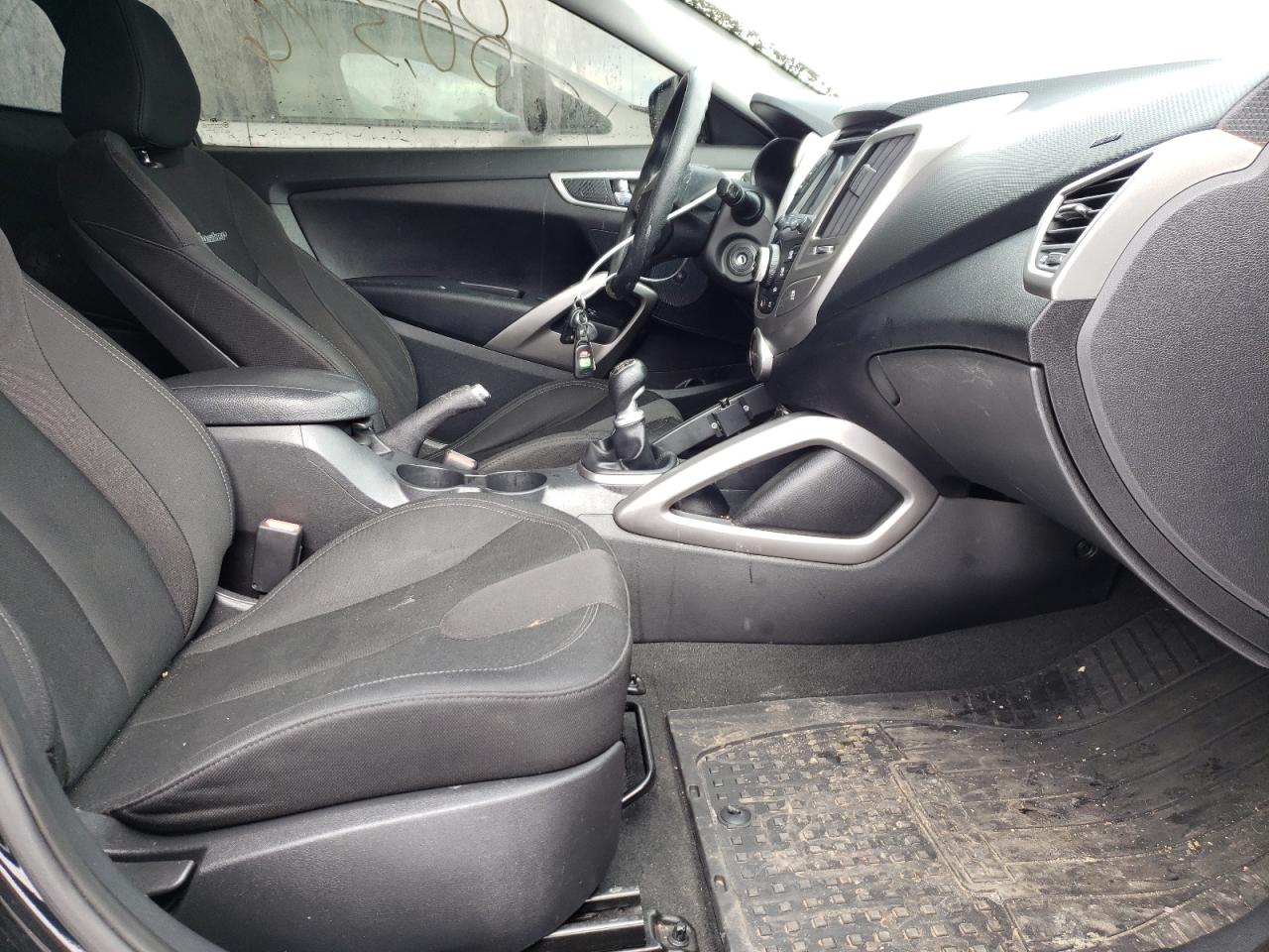 Photo 5 from auction – 2012 HYUNDAI VELOSTER with VIN KMHTC6AD4CU020866