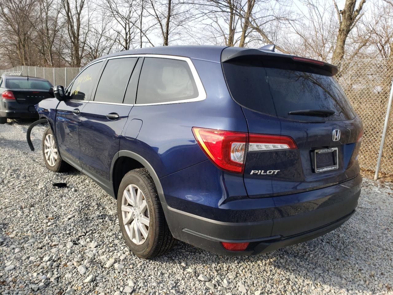 Photo 3 from auction – 2019 HONDA PILOT LX with VIN 5FNYF6H13KB031071