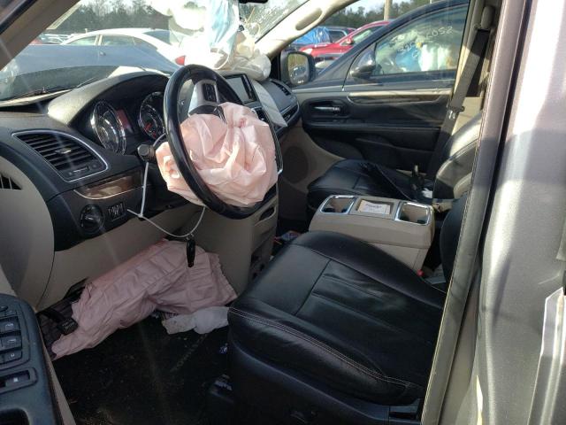 Photo 5 from auction – 2016 CHRYSLER TOWN & COU with VIN 2C4RC1BG3GR141496