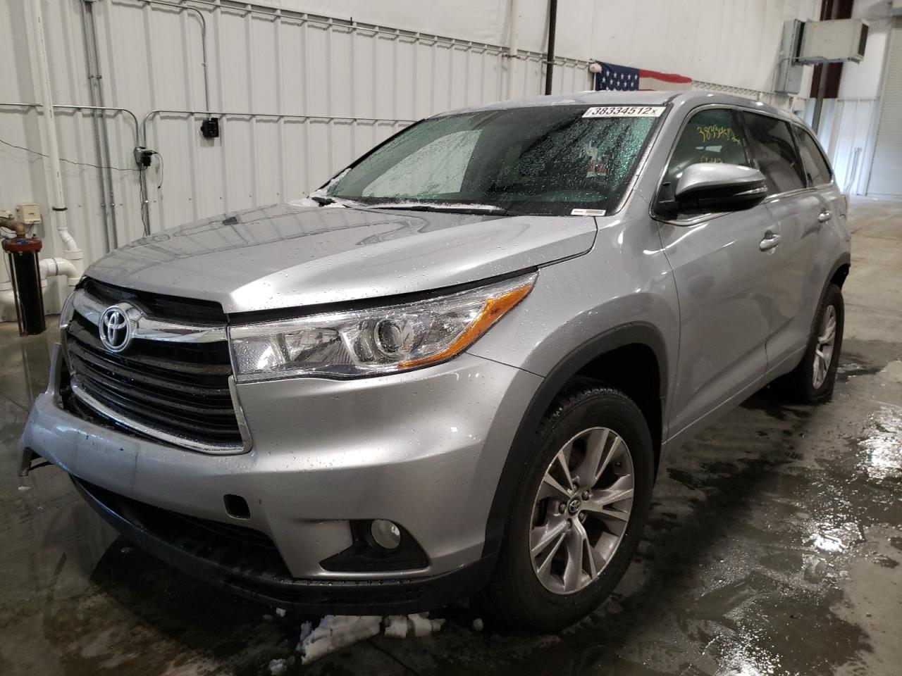 Photo 2 from auction – 2016 TOYOTA HIGHLANDER with VIN 5TDBKRFH3GS347527
