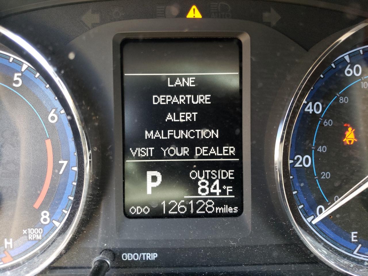 Photo 8 from auction – 2017 TOYOTA COROLLA L with VIN 5YFBURHE7HP698092