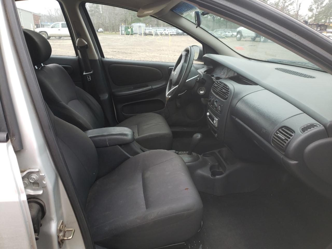 Photo 5 from auction – 2003 DODGE NEON with VIN 1B3ES26C13D109157