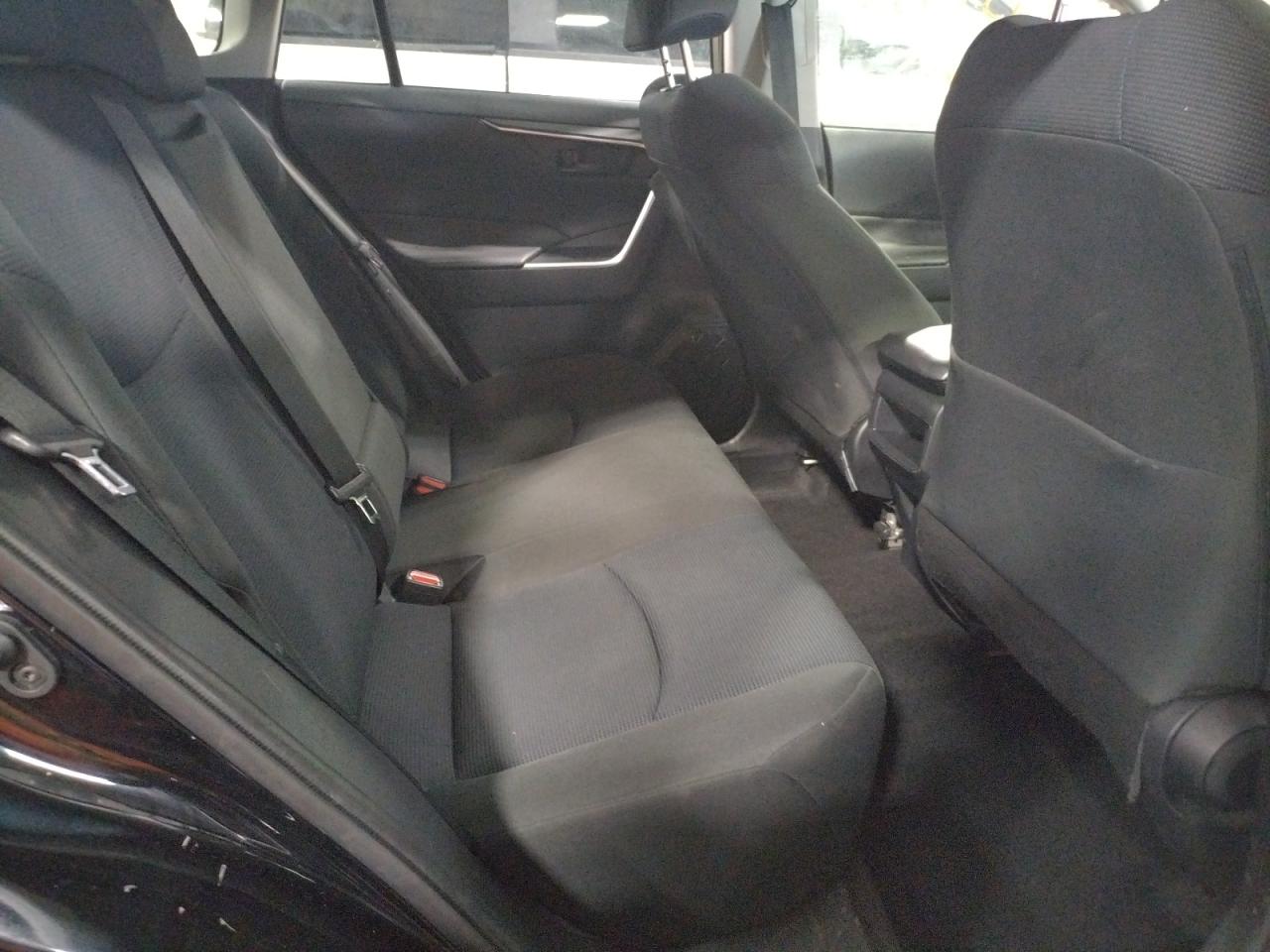 Photo 6 from auction – 2019 TOYOTA RAV4 LE with VIN JTMF1RFV1KD517320