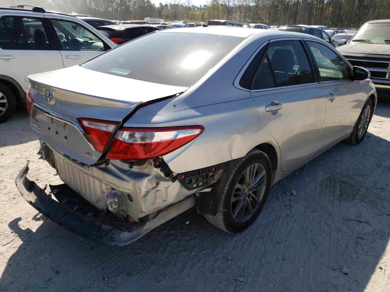 Photo 4 from auction – 2015 TOYOTA CAMRY LE with VIN 4T1BF1FK1FU883643