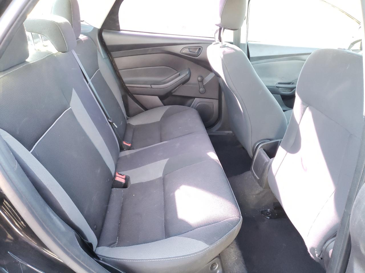 Photo 6 from auction – 2014 FORD FOCUS S with VIN 1FADP3E27EL453231