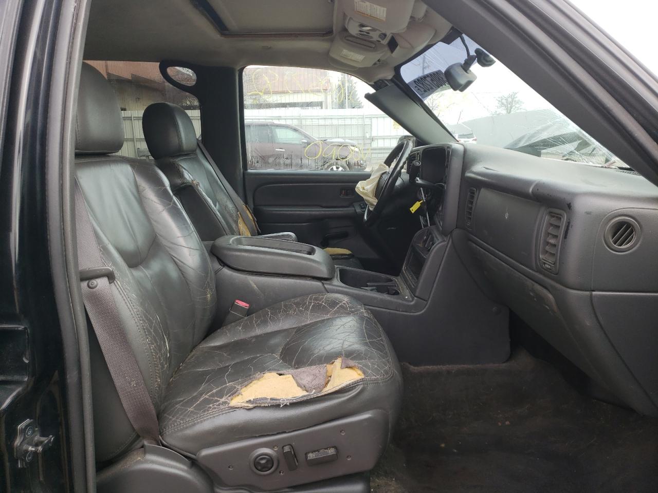 Photo 5 from auction – 2004 CHEVROLET AVALANCHE with VIN 3GNEK12T74G150760