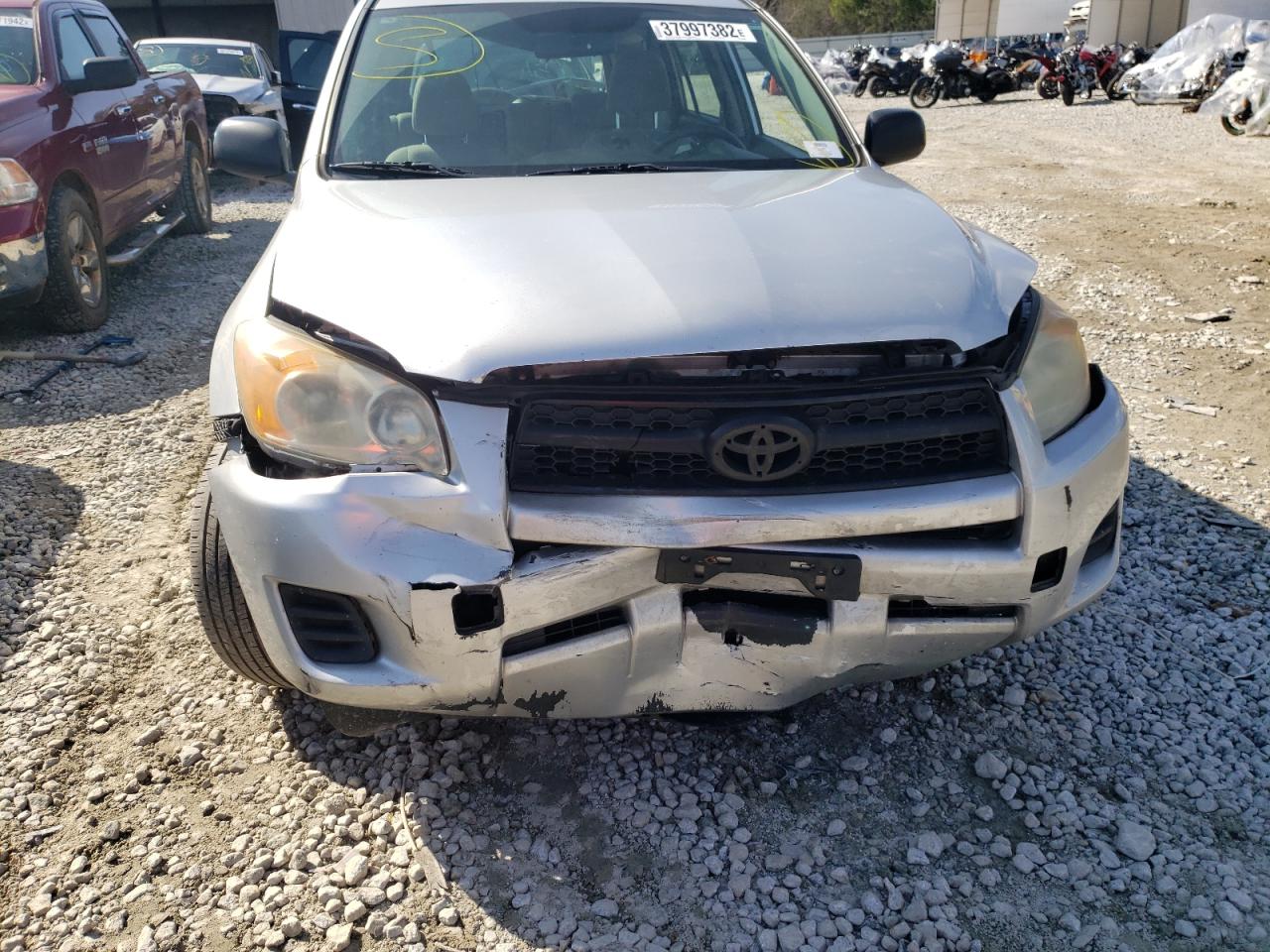 Photo 9 from auction – 2009 TOYOTA RAV4 with VIN JTMBF33V59D006950