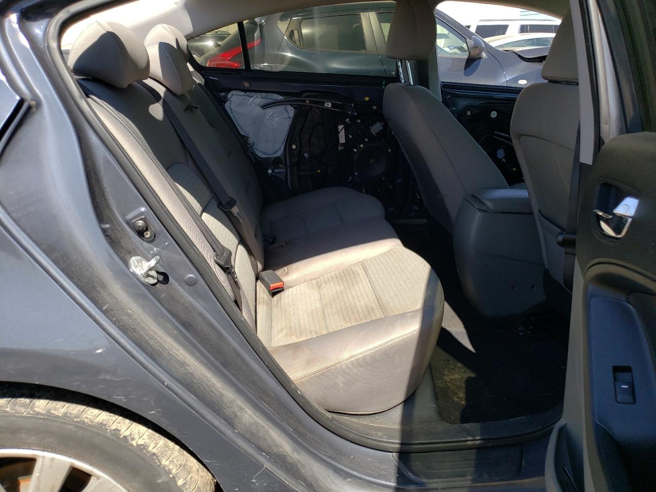Photo 6 from auction – 2016 KIA FORTE LX with VIN KNAFX4A68G5468827