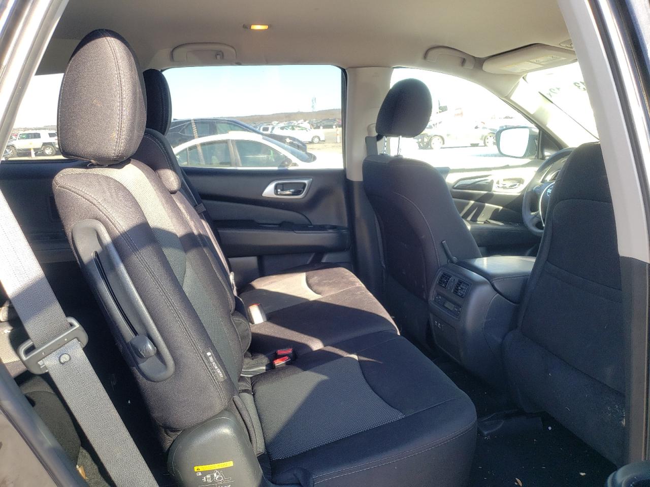 Photo 6 from auction – 2019 NISSAN PATHFINDER with VIN 5N1DR2MM9KC587456