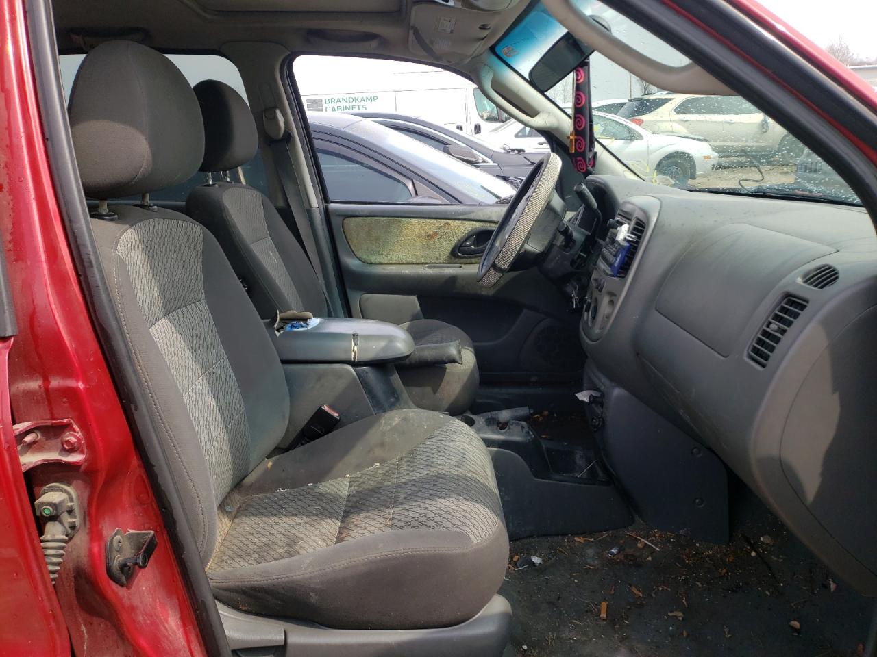 Photo 5 from auction – 2003 FORD ESCAPE XLT with VIN 1FMYU93173KA03062