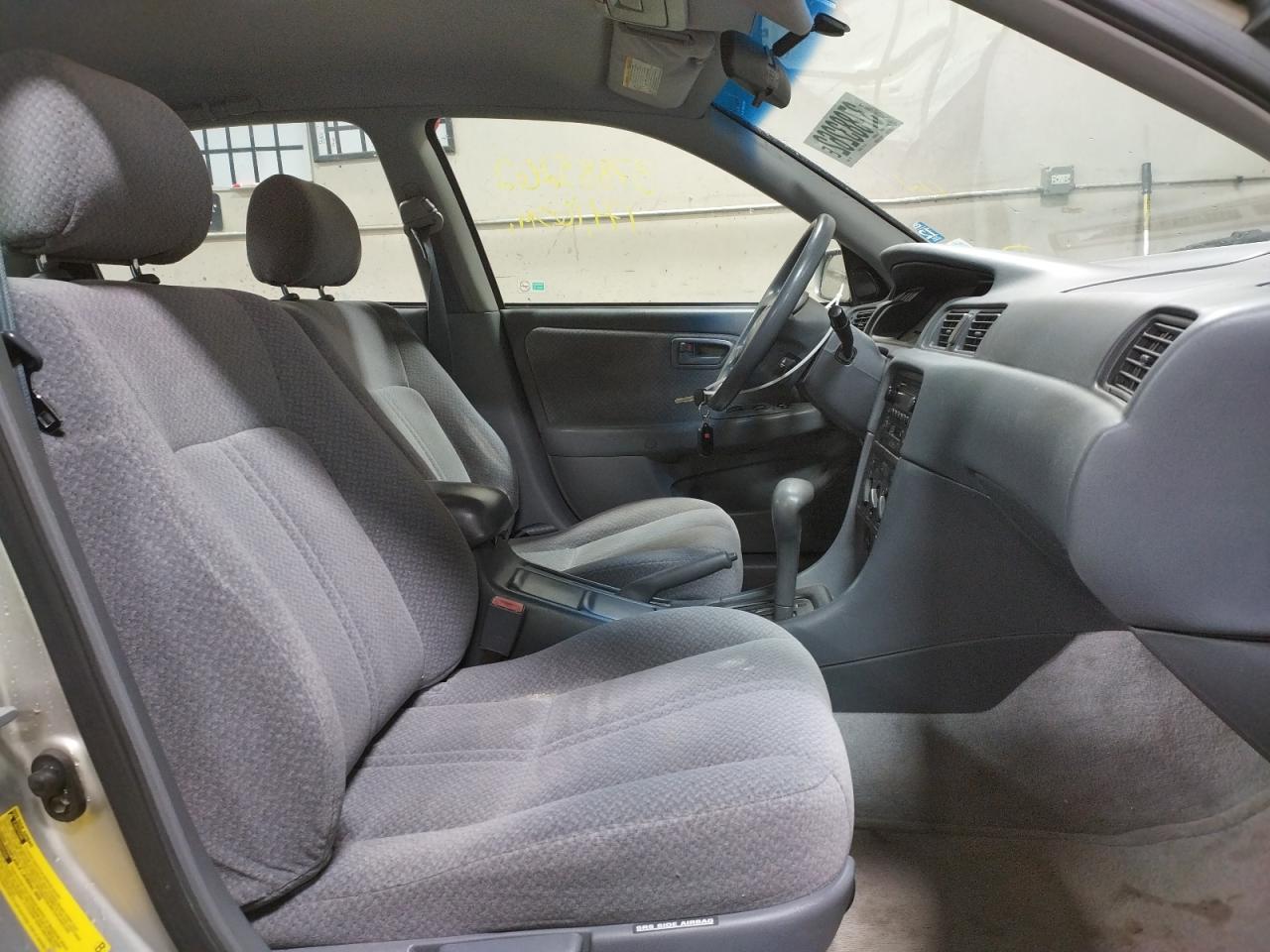 Photo 5 from auction – 2000 TOYOTA CAMRY LE with VIN 4T1BF28K2YU109598