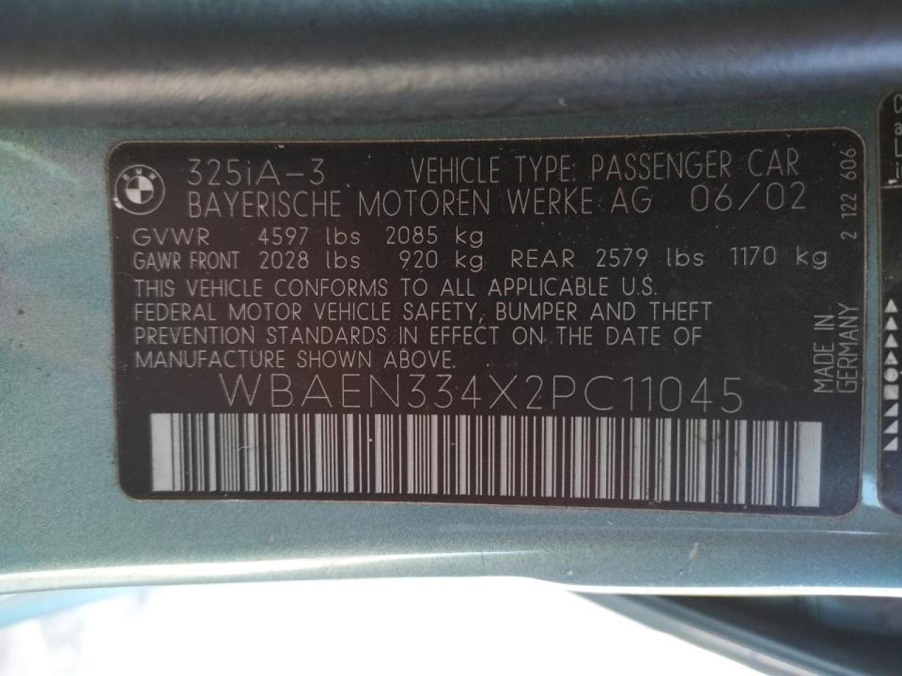 Photo 10 from auction – 2002 BMW 325 IT with VIN WBAEN334X2PC11045