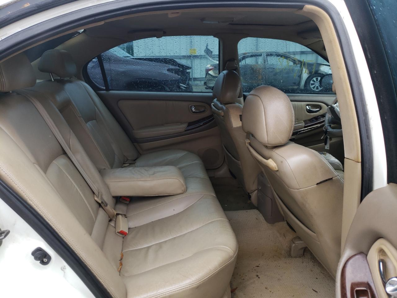 Photo 6 from auction – 2001 INFINITI I30 with VIN JNKCA31A41T013030