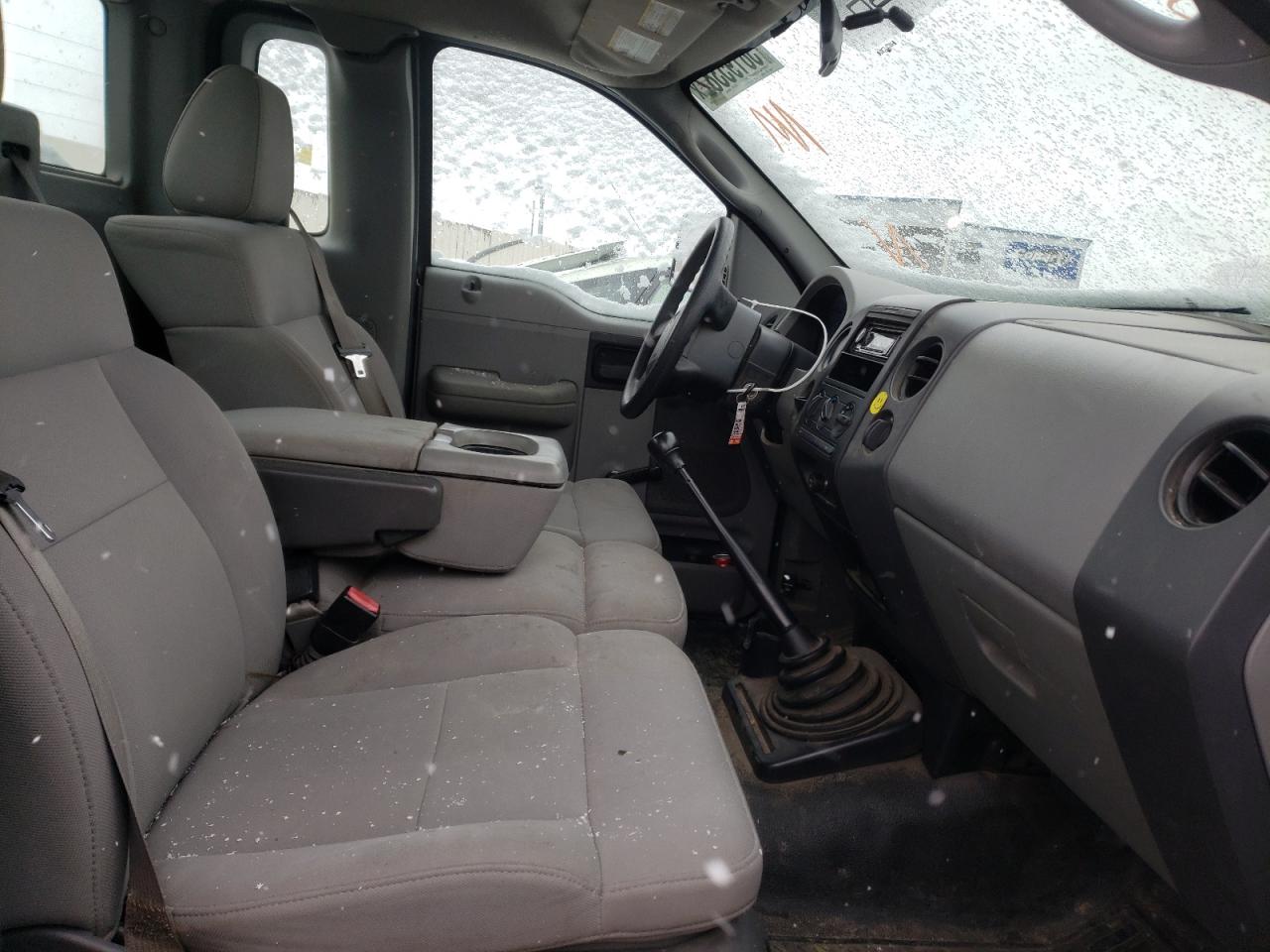 Photo 5 from auction – 2005 FORD F150 with VIN 1FTRF12285NB02781