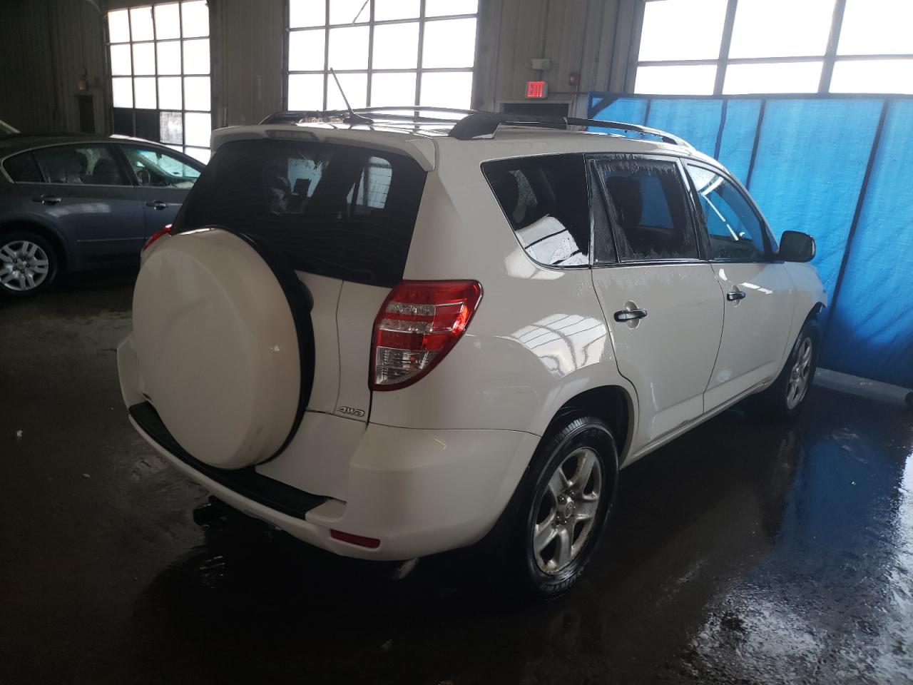 Photo 4 from auction – 2011 TOYOTA RAV4 with VIN 2T3BF4DV5BW139799