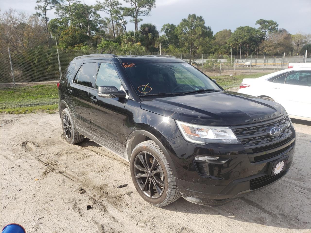 FORD EXPLORER X 2018 with VIN 1FM5K8D88JGB87491 - Photo from auction