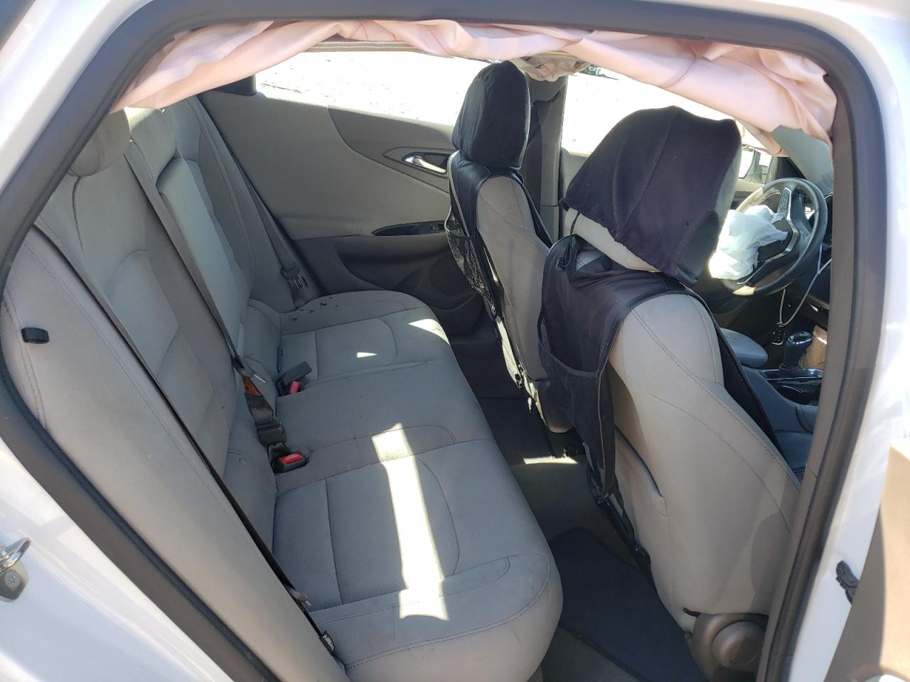 Photo 6 from auction – 2017 CHEVROLET MALIBU LT with VIN 1G1ZD5STXJF156246