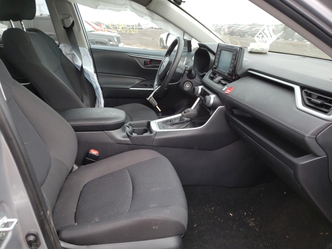 Photo 5 from auction – 2020 TOYOTA RAV4 LE with VIN 2T3F1RFV4LW117451