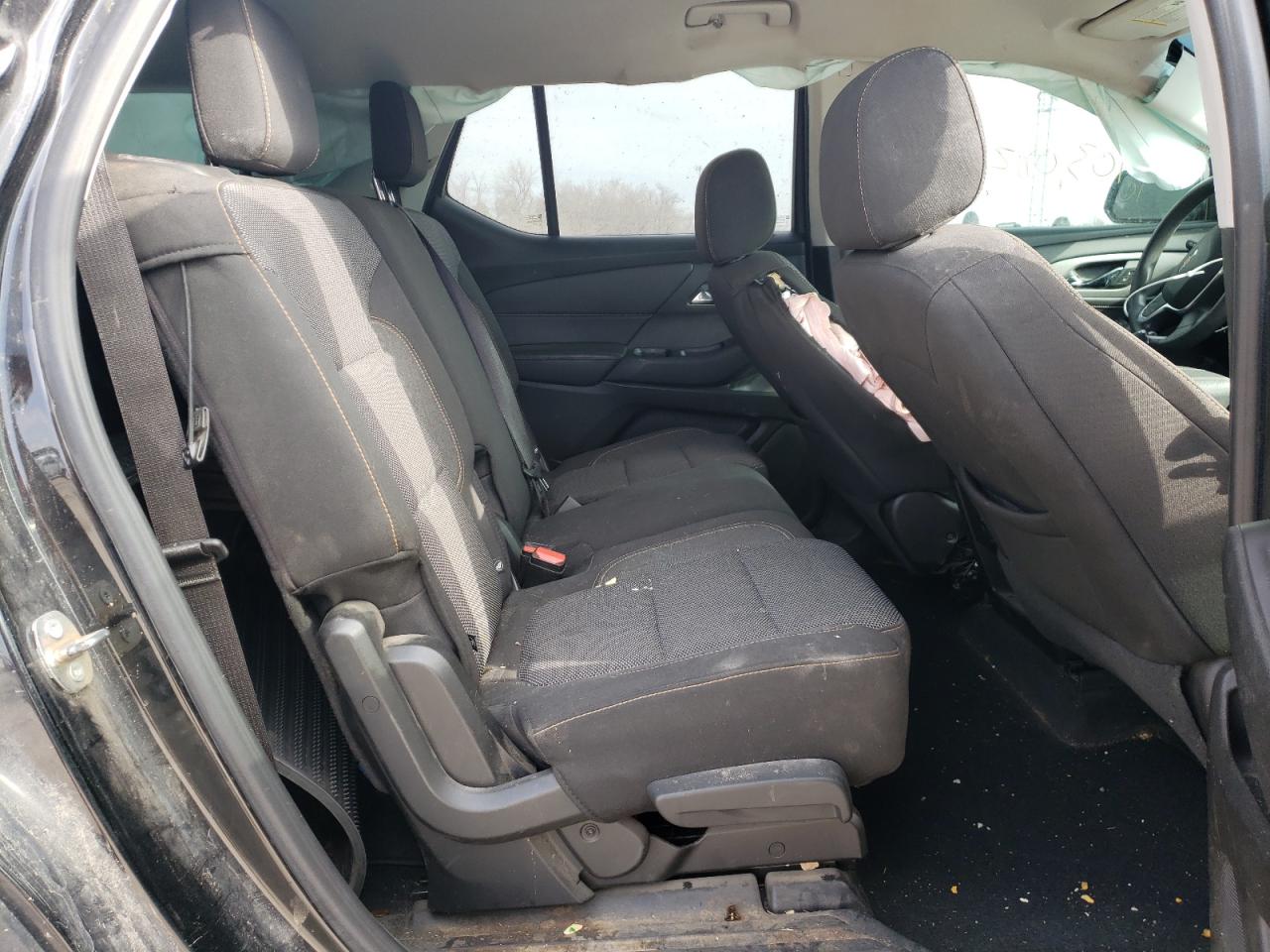 Photo 6 from auction – 2018 CHEVROLET TRAVERSE L with VIN 1GNERFKW3JJ136870