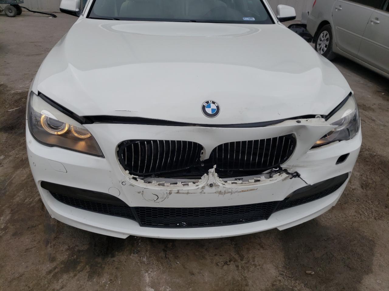 Photo 7 from auction – 2012 BMW 740 I with VIN WBAKA4C53CDS99014