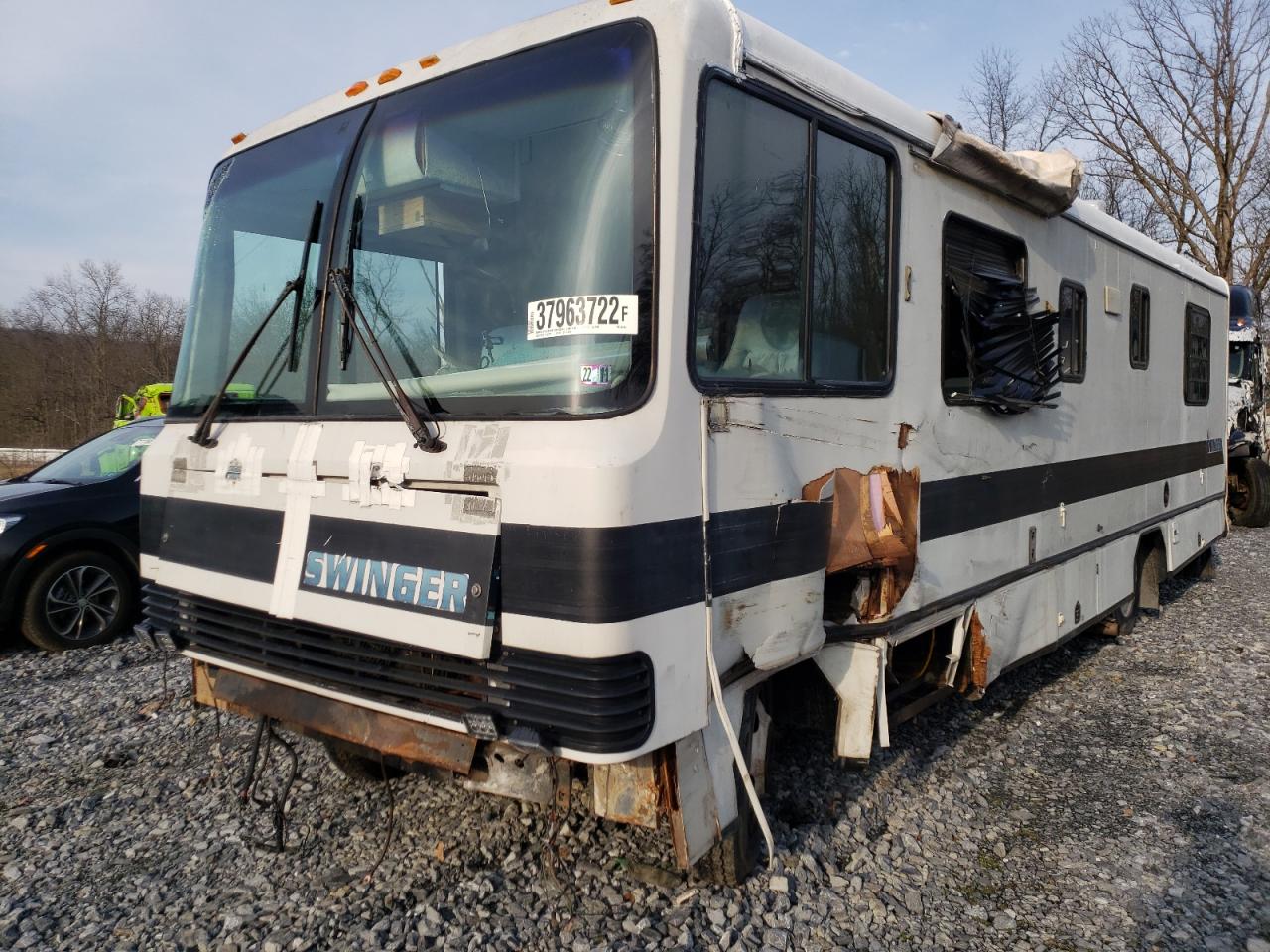 Photo 2 from auction – 1992 CHEVROLET P30 with VIN 1GBKP37N4N3301565