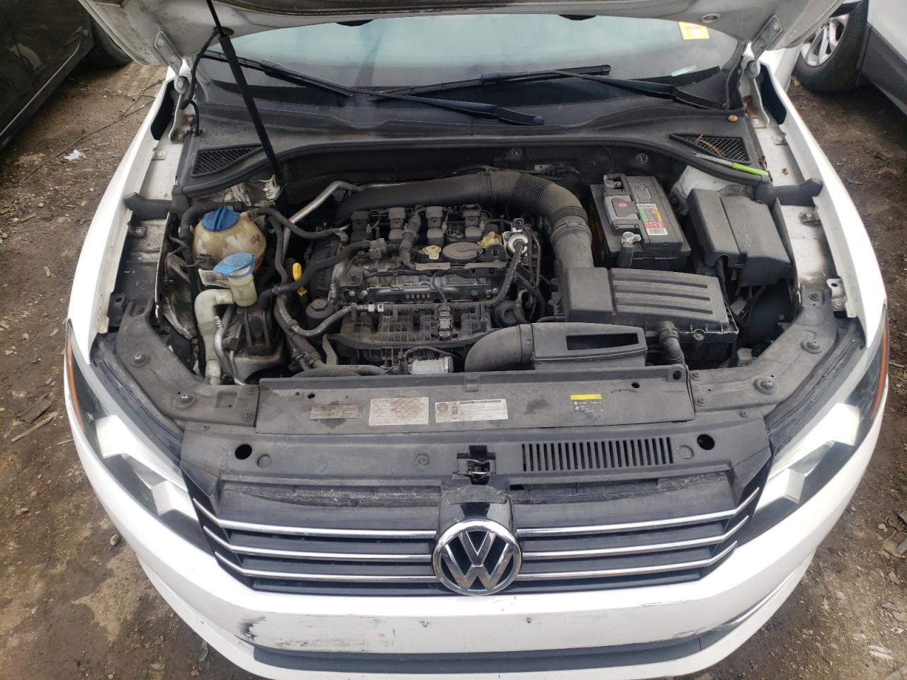 Photo 7 from auction – 2015 VOLKSWAGEN PASSAT S with VIN 1VWAT7A39FC115231